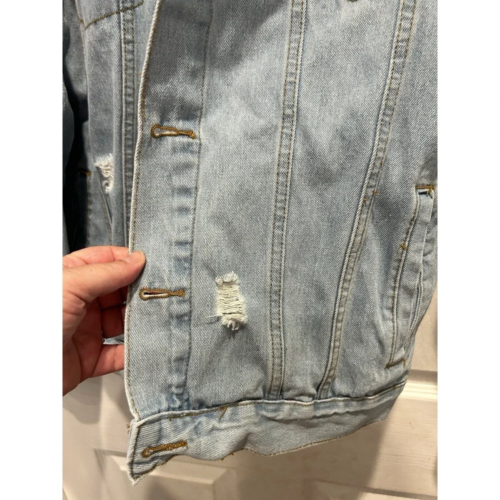 Trademark Brooklyn Cloth Distressed Denim Jacket Light‎ Wash Blue Womens Medium